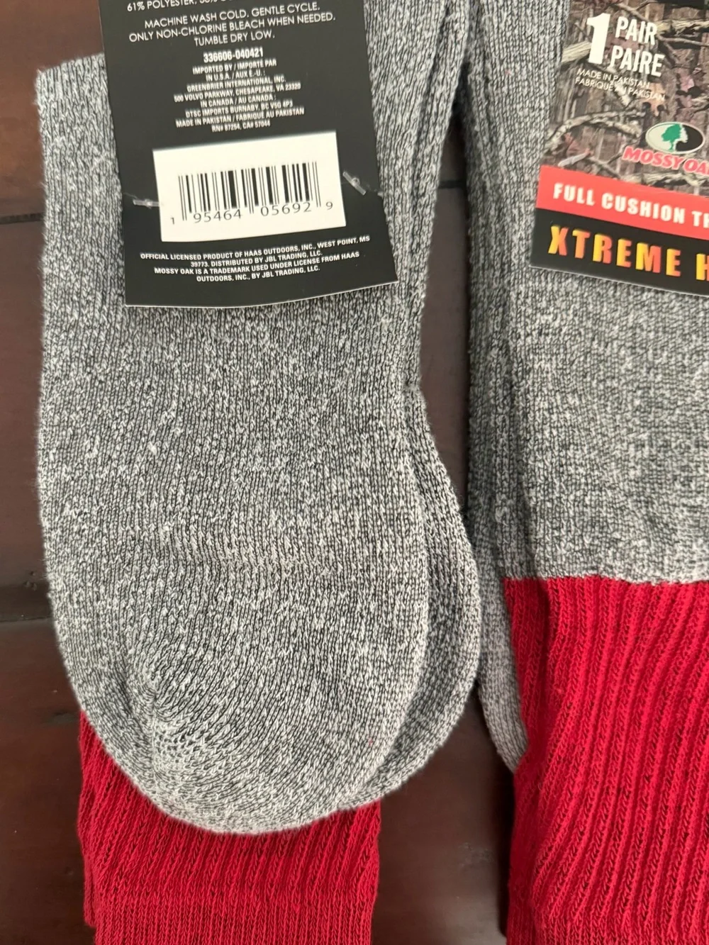 Mossy Oak Gray and Red Xtreme Heat Full Cushion Thermal Crew Socks